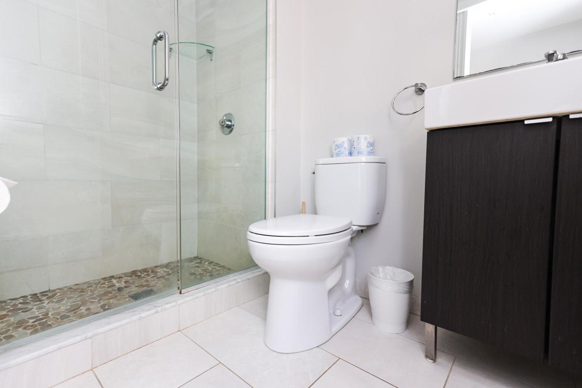 A Stylish Stay W/ A Queen Bed, Heated Floors.. #36 Brookline Exterior photo