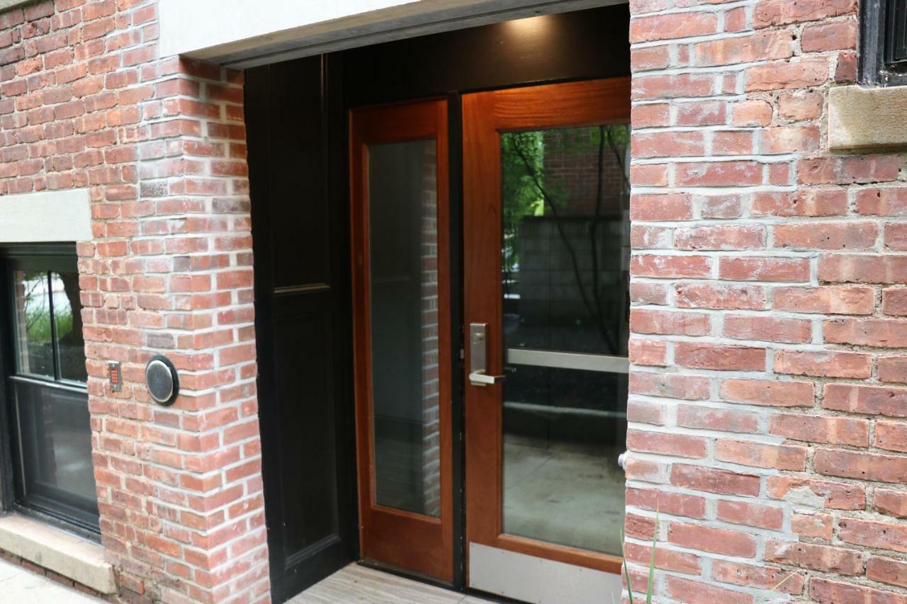 A Stylish Stay W/ A Queen Bed, Heated Floors.. #36 Brookline Exterior photo